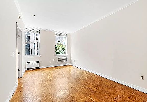 5th image of 335 E 54th St APT 4F