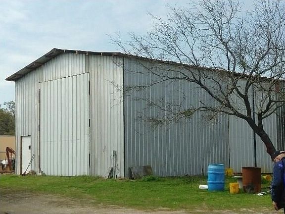 2nd image of 7570 County Road 301