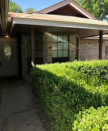 3rd image of 1111 Batavia Dr