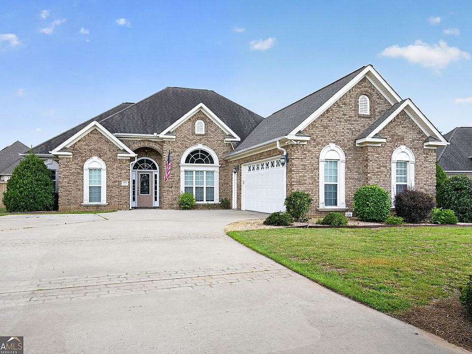1st image of 203 Pembroke Point
