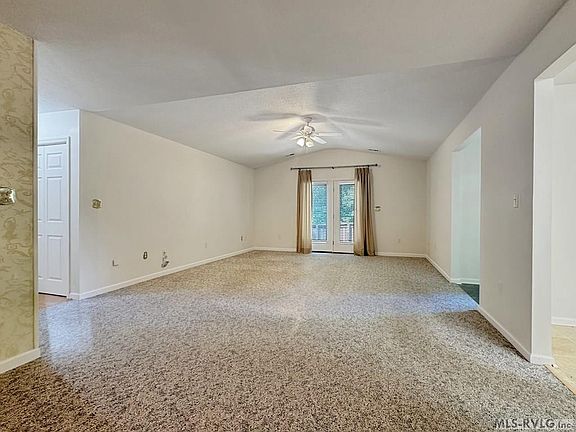 4th image of 109 Glenwood Cir
