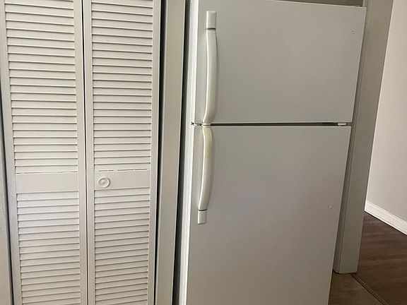 5th image of 774 Piedmont Way NE #B