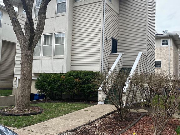 2nd image of 6108 S Greenwood Ave APT C