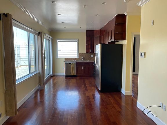 2nd image of 113 Duboce Ave