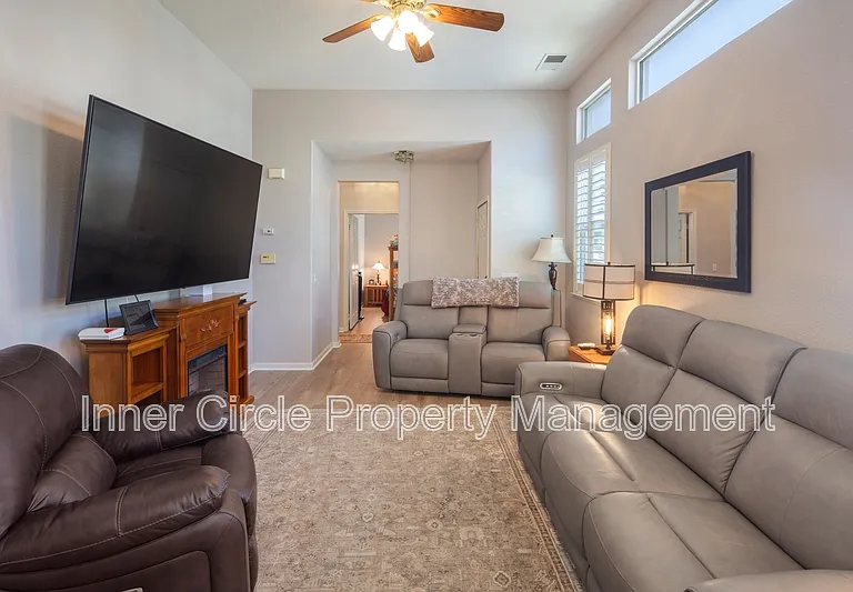 310 Upton Pyne Dr — Photo 6