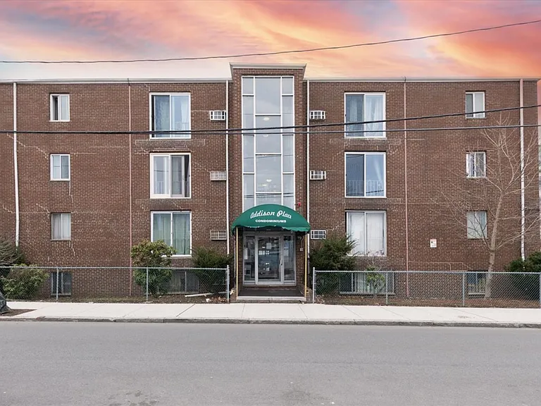 124 Addison St #11 — Photo 4