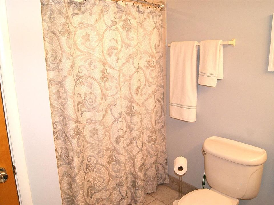 1st image of 975 Anderson Hills Dr