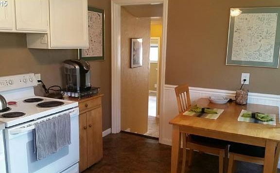 2nd image of 960 NE Birchwood Dr