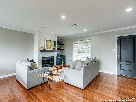 4th image of 342 E Nottingham Dr