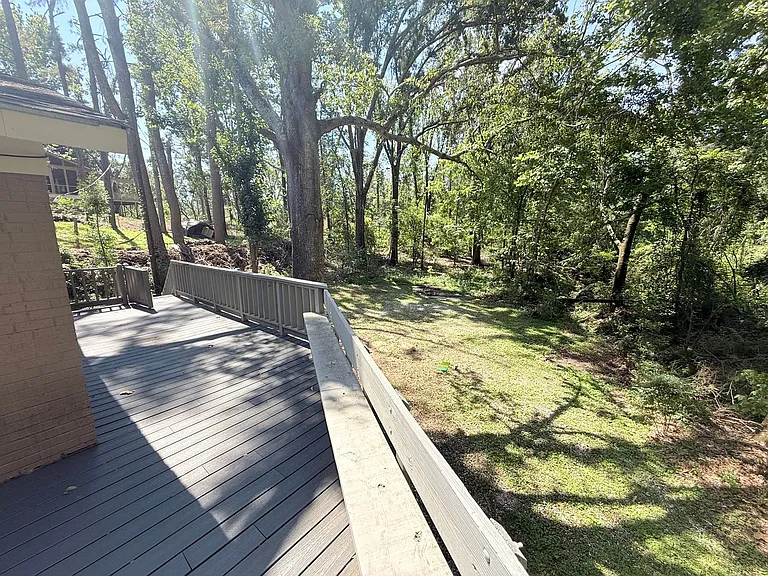 1312 Beanland Dr — Photo 2