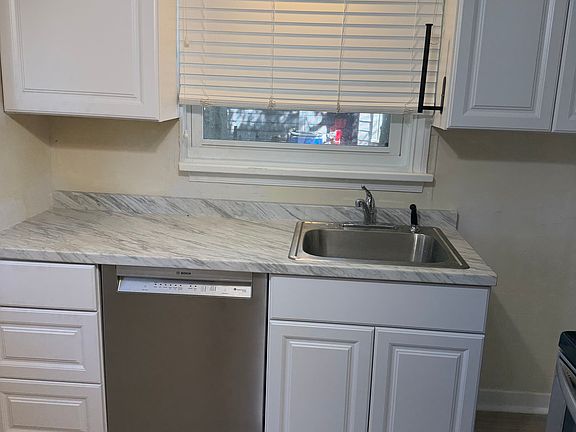 5th image of 907 E Butler Pike