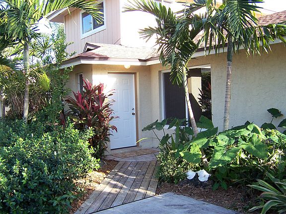 3424 Front Entry
