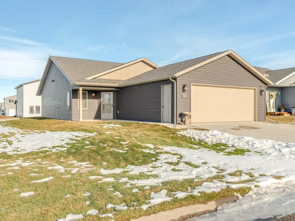 6902 Majestic Pl, Bismarck, ND 58504
