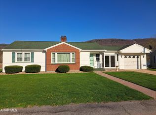 171 Mount Pleasant St, East Freedom, PA 16637