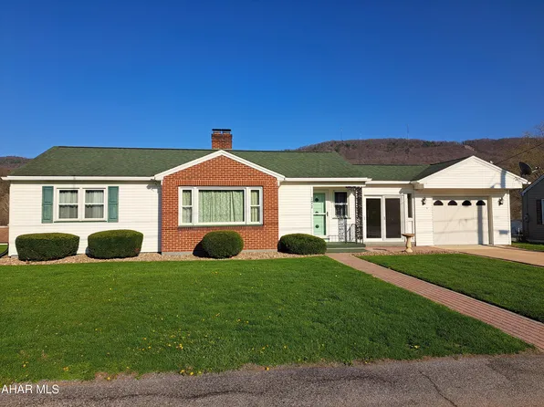171 Mount Pleasant St, East Freedom, PA 16637