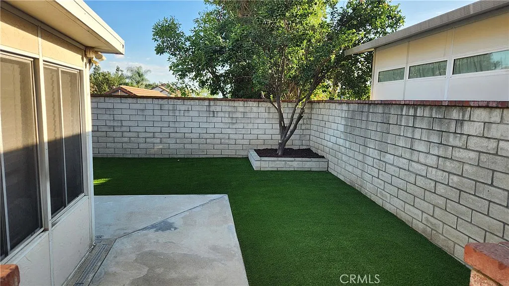 3 bed, 1089 sqft, $3,100 — Photo 3