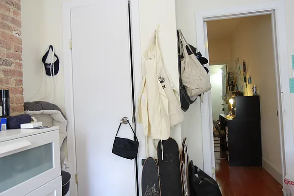 Rented by Rennit Inc. | media 11