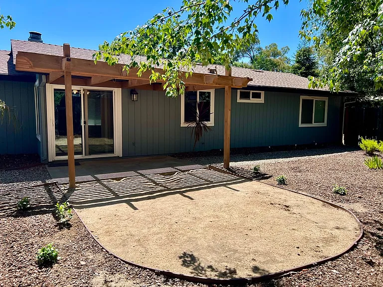 5562 Catalpa Ct — Photo 16