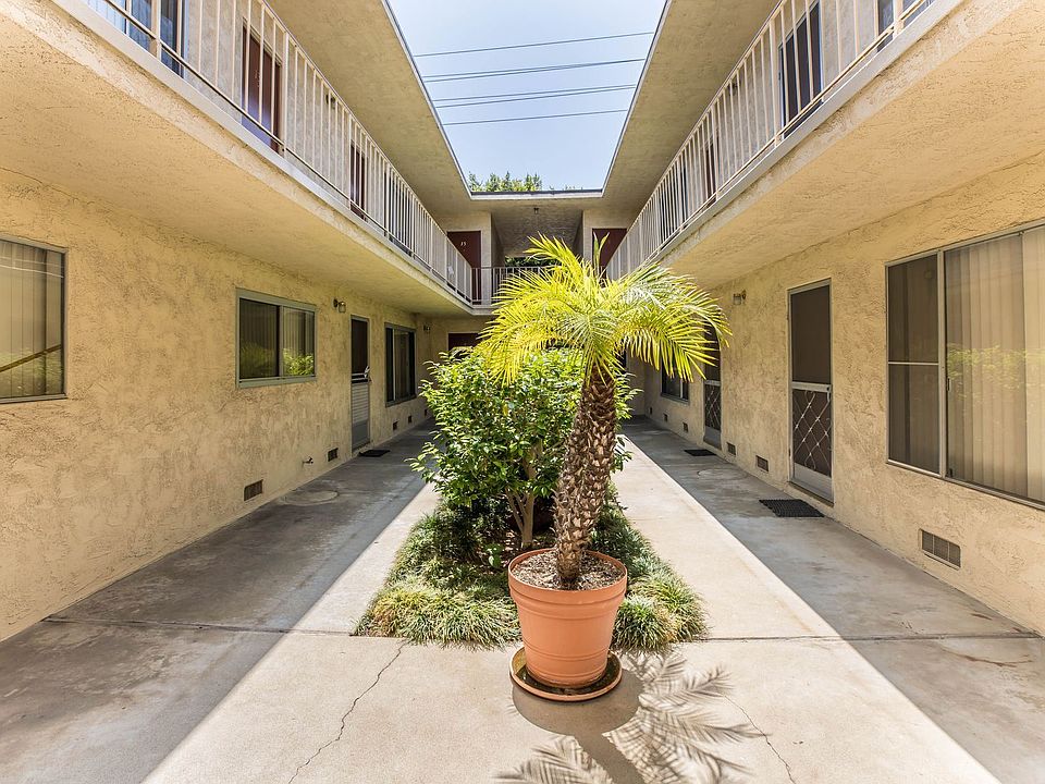 1st image of 3588 S Centinela Ave #13