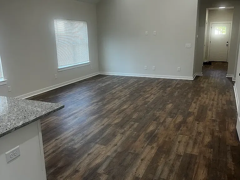 2020 Glades Dr — Photo 1
