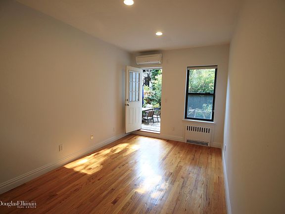 4th image of 392 2nd St #1