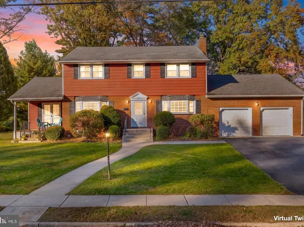 12 Burning Tree Ln, Lawrence Township, NJ 08648
