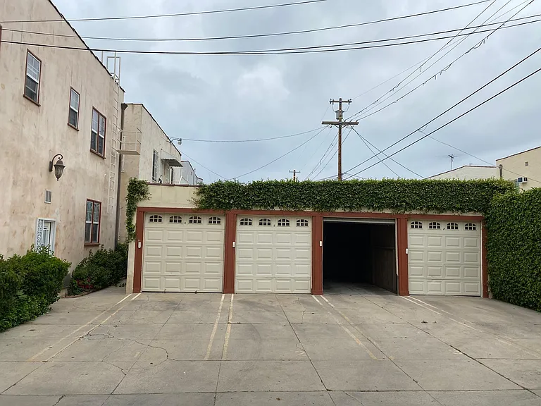 330 N Orange Grove Ave #1/2 — Photo 44