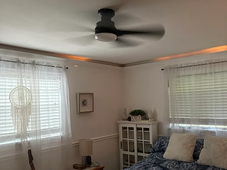 689 Nobles St — Photo 3