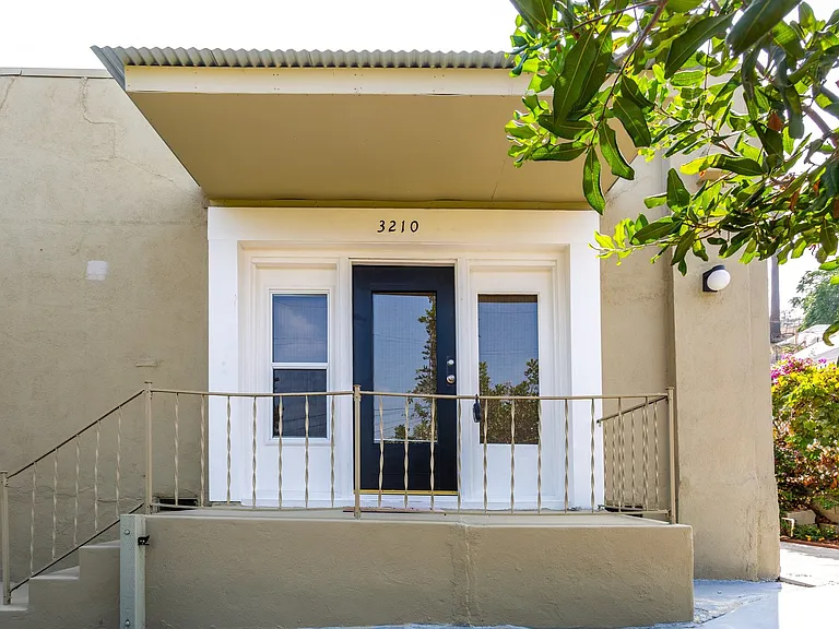 Griffin Apartments — Photo 2