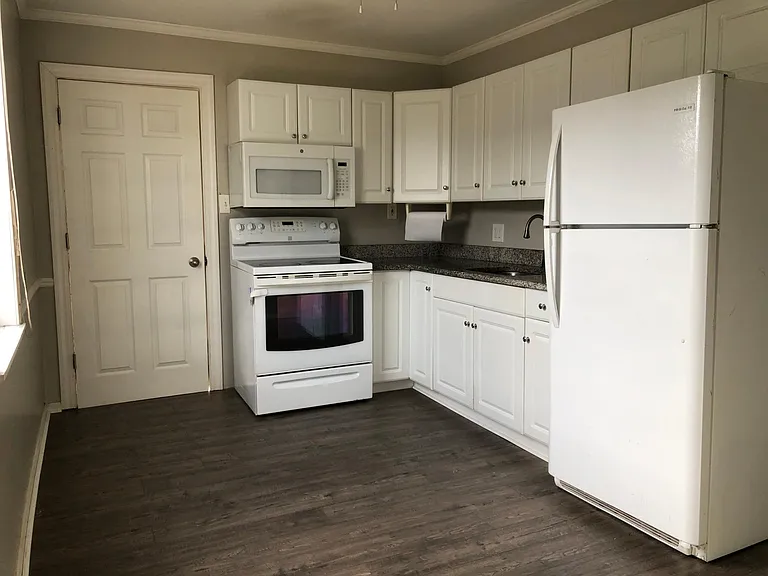 27189 Seyburn Ave — Photo 8