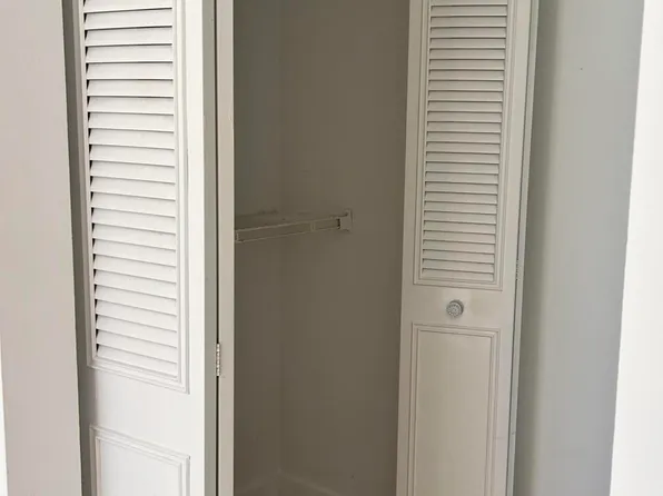 8540 N Sherman Cir, Hollywood, FL