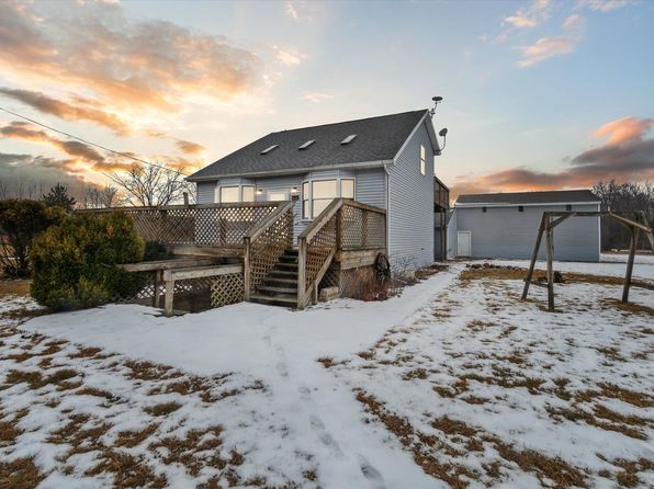 10785 E Spencer Rd, Crystal, MI 48818