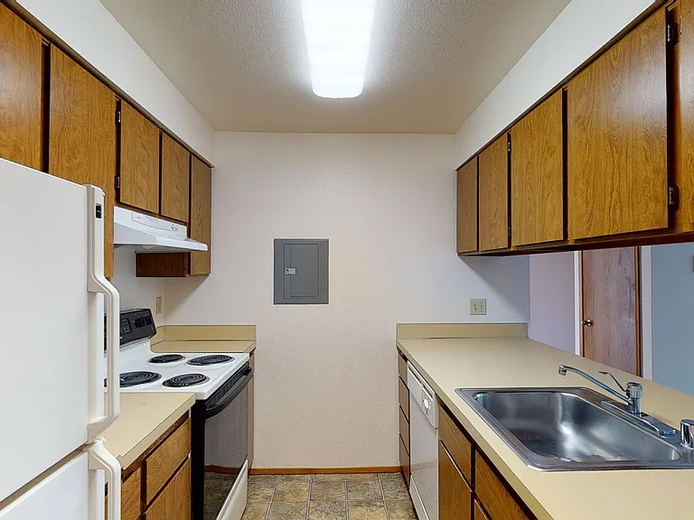 Willow Bay Apartments — Photo 32