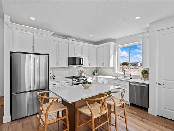 3rd image of 2767 S McQueen Ln