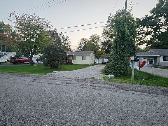 2nd image of 11439 London Ln