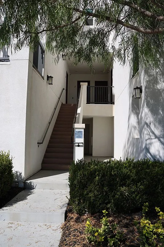 2 bed, 3.0 bath, 1339 sqft, $3,600 — Photo 4