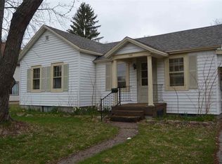 420 North St, Waupaca, WI 54981