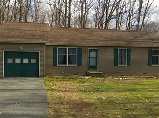 8735 Sherwood Dr, Kunkletown, PA 18058