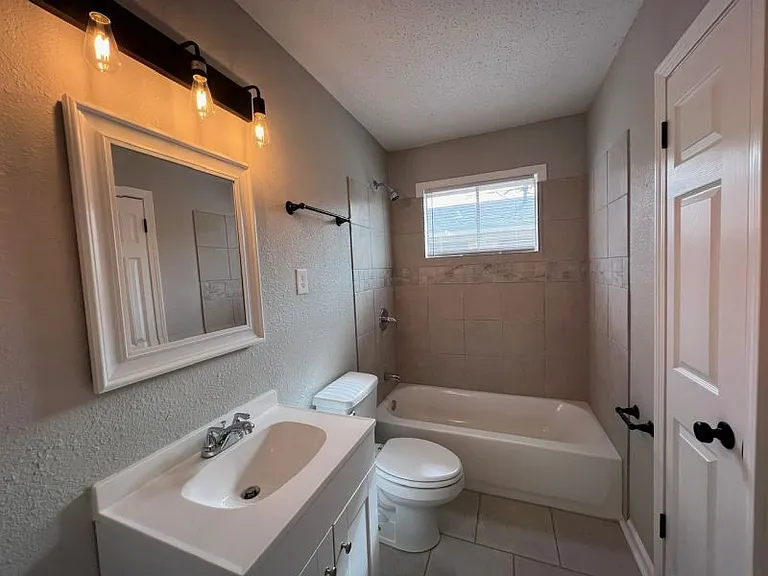 1791 Tampa Cv — Photo 3
