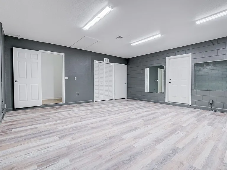 942 Whisler Ct — Photo 34