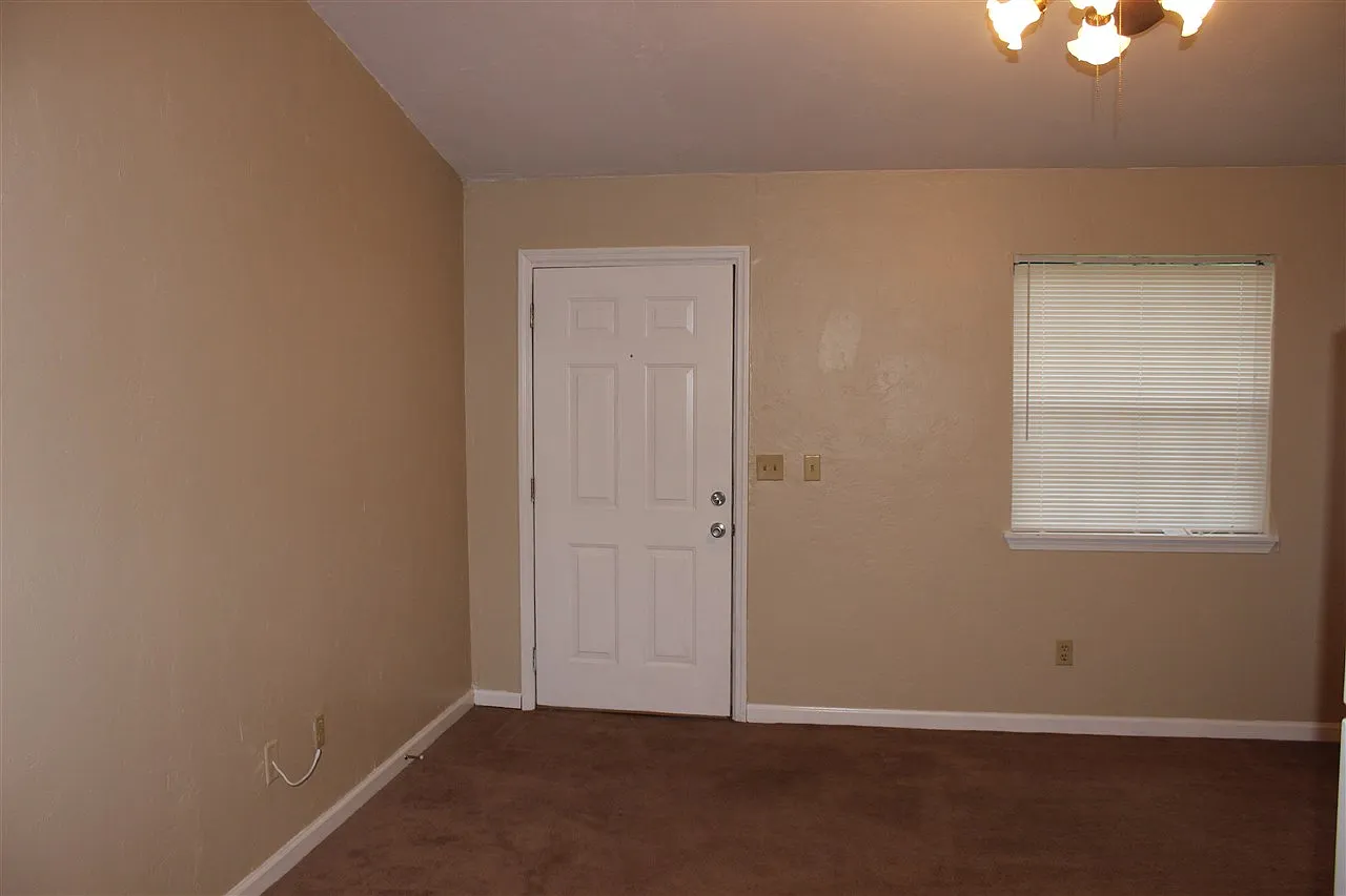 1 bed, 1.0 bath, 512 sqft, $850 — Photo 4