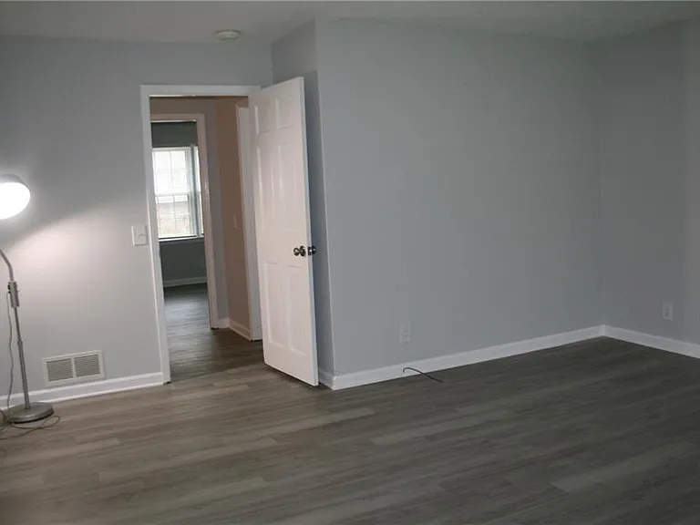 2075 Pinewood Dr — Photo 30