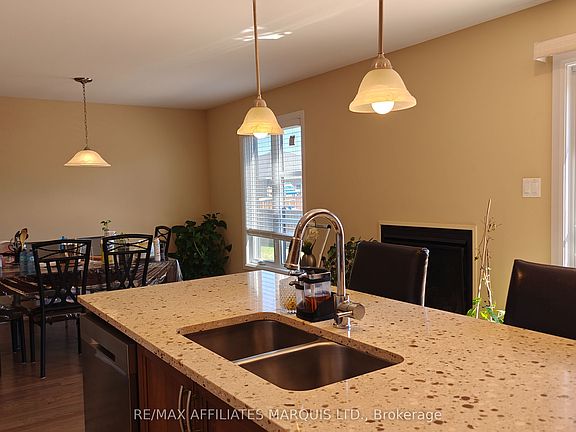 3rd image of 369 Belfort Cres