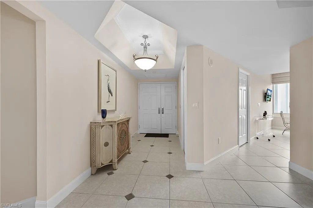 3 bed, 3.0 bath, 2500 sqft, $30,000 — Photo 3