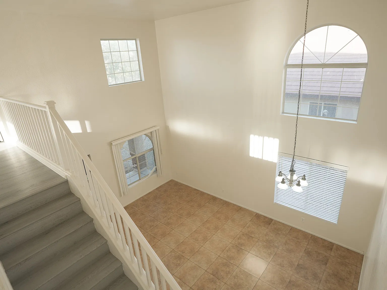 4 bed, 2350 sqft, $2,200 — Photo 3