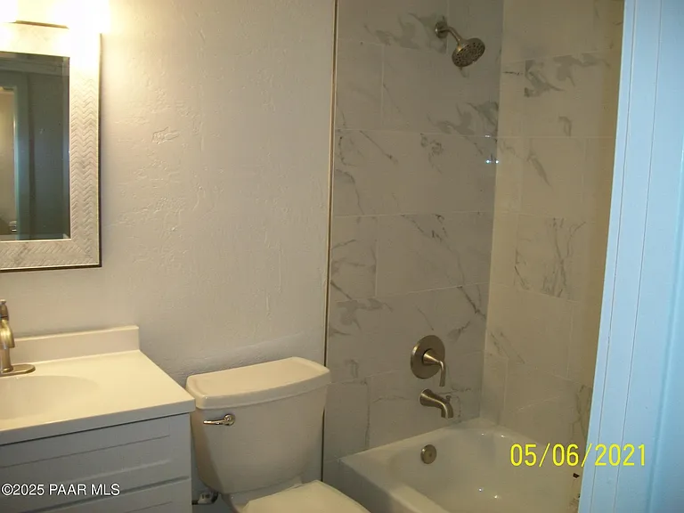 5270 E Diamond Dr #B — Photo 8