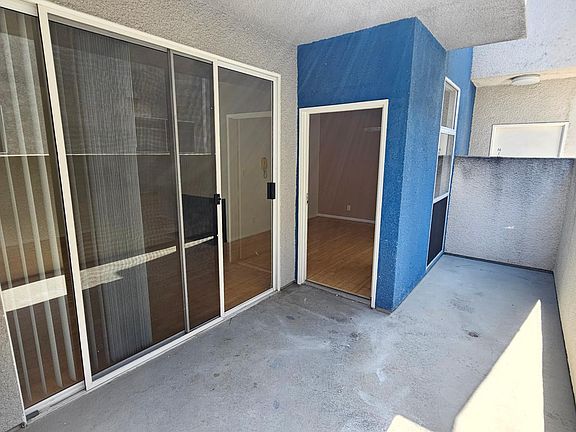 5th image of 2481 Corinth Ave #C6