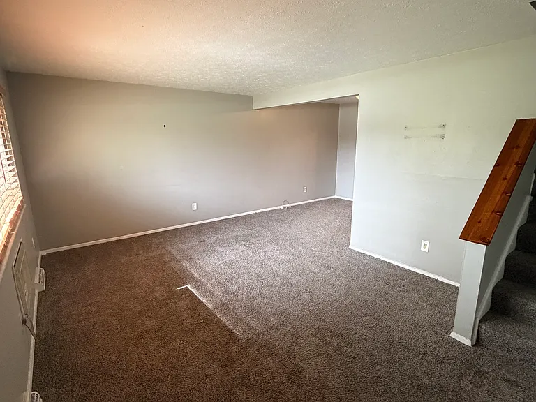 2472 Warren Pkwy #19 — Photo 2