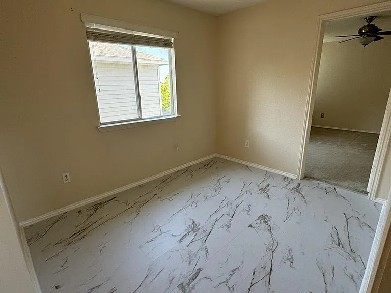 1420 Davis Mountain Loop — Photo 6