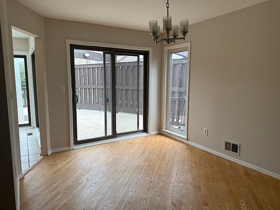 4th image of 128 Diamond Ln